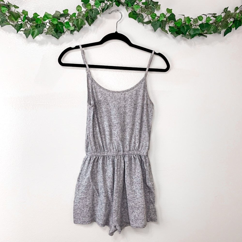 🎈H&M gray romper